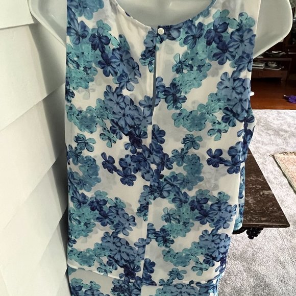 Lex & Madison Sleeveless Sheer Layered Top, Blue and White, Large - Picture 9 of 12